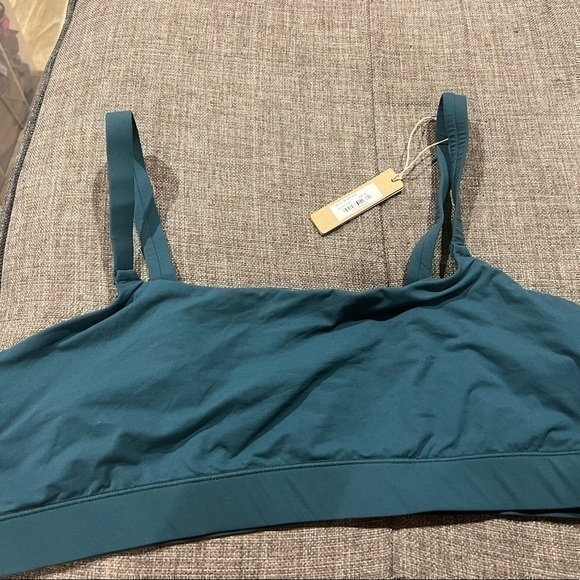 Skims Fits Everybody Scoop Neck bra - Picture 1 of 2